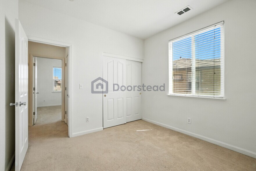 Building Photo - 252 Crescent Moon Dr