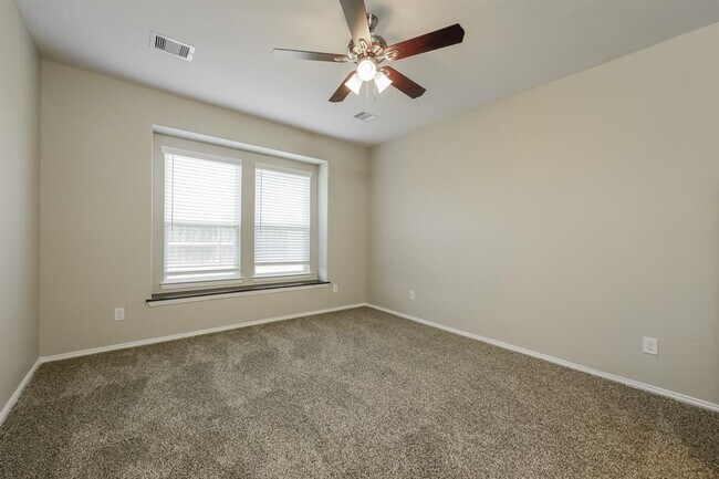 Building Photo - 29884 Dovetail Blf Ln