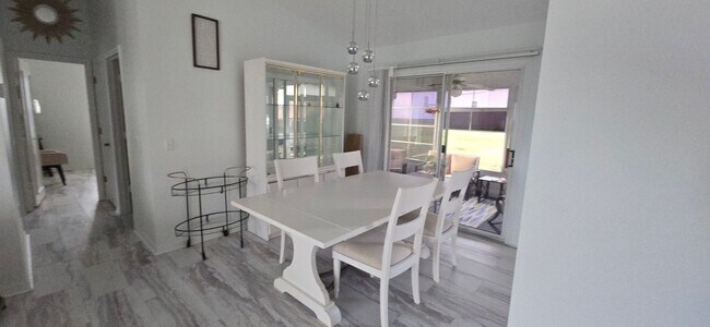 Building Photo - Village of Del Mar