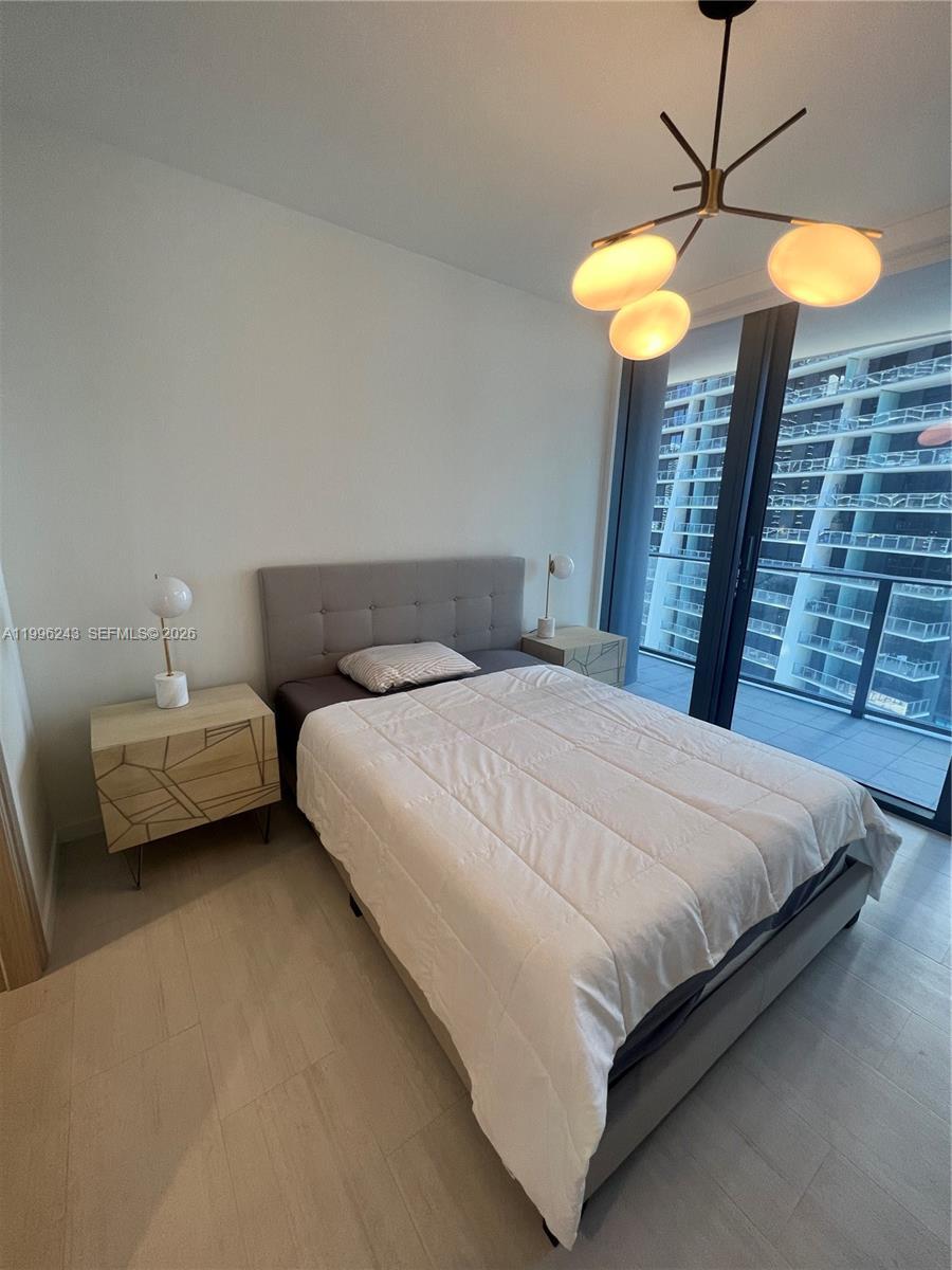 Building Photo - 1000 Brickell Plz