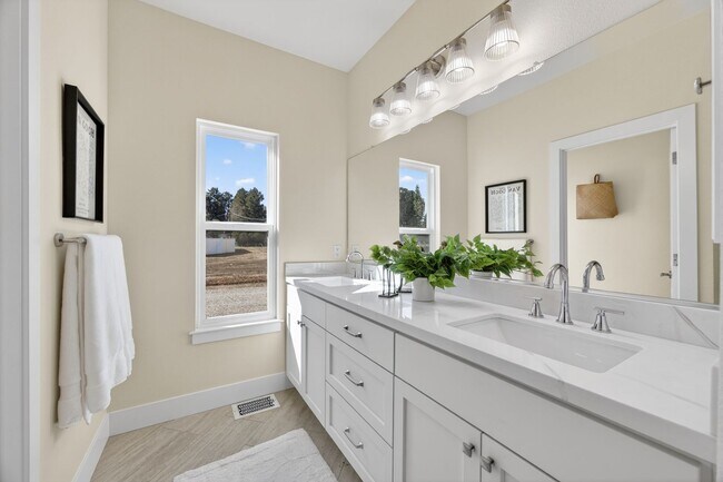 Building Photo - Stunning Custom Home with Optional Junior ADU