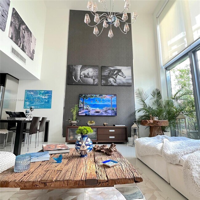 Building Photo - 6000 Collins Ave