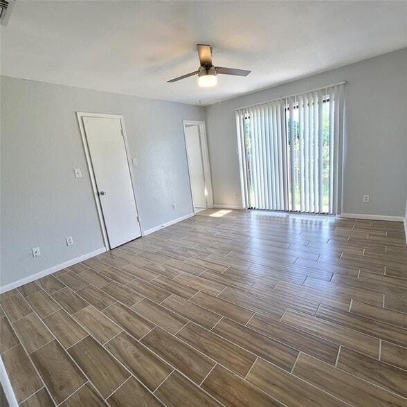 Building Photo - 13351 Water Oak Ln