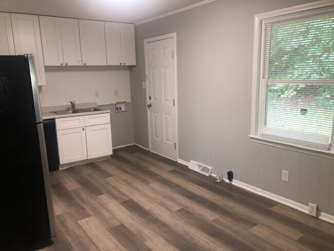 Building Photo - Three Bedroom Ranch Home in Yorkmount! COMING SOON!