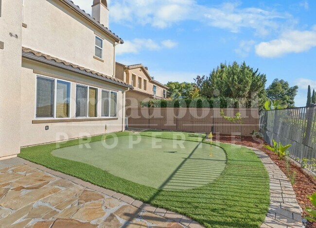 Building Photo - 1672 N Las Flores Dr