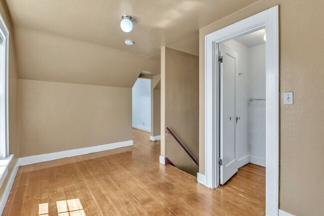 Building Photo - Charming 3 Bedroom Home in Bremerton