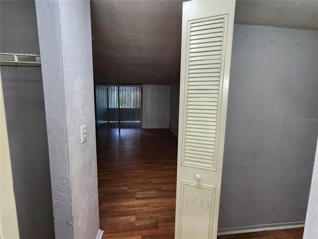 Building Photo - 719 SW 75th St
