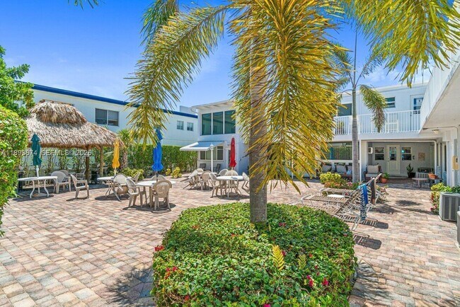 Building Photo - 4228 N Ocean Dr