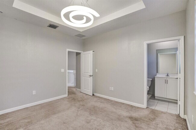 Building Photo - 389 NE 208th Terrace
