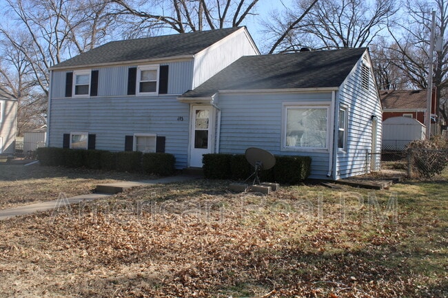 Building Photo - 613 NE 45th St