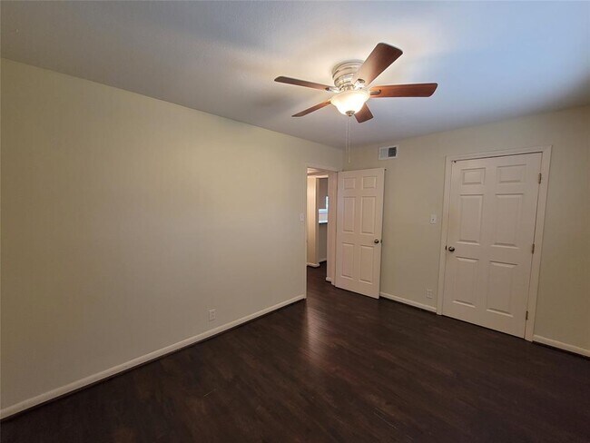 Building Photo - 1530 Heights Blvd