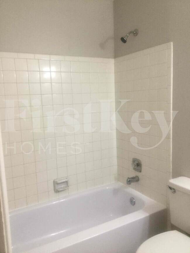 Building Photo - 19742 Carolina Cir