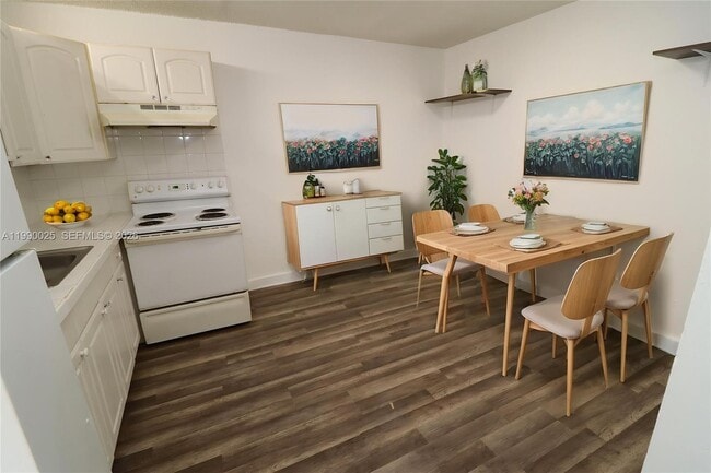 Building Photo - 951 SW 7th St