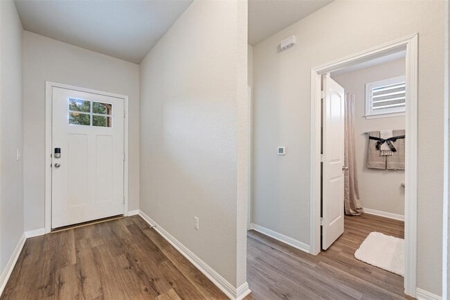 Building Photo - 505 Blue Sage Dr