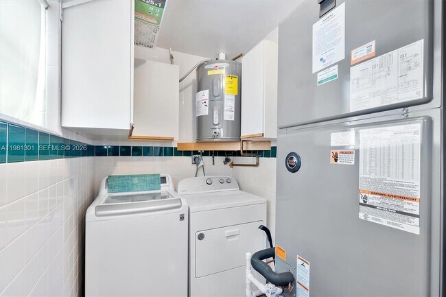 Building Photo - 300 187th St