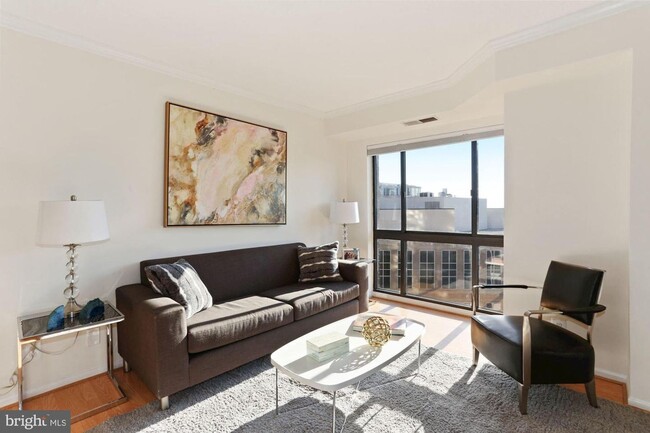 Building Photo - Move In Ready!