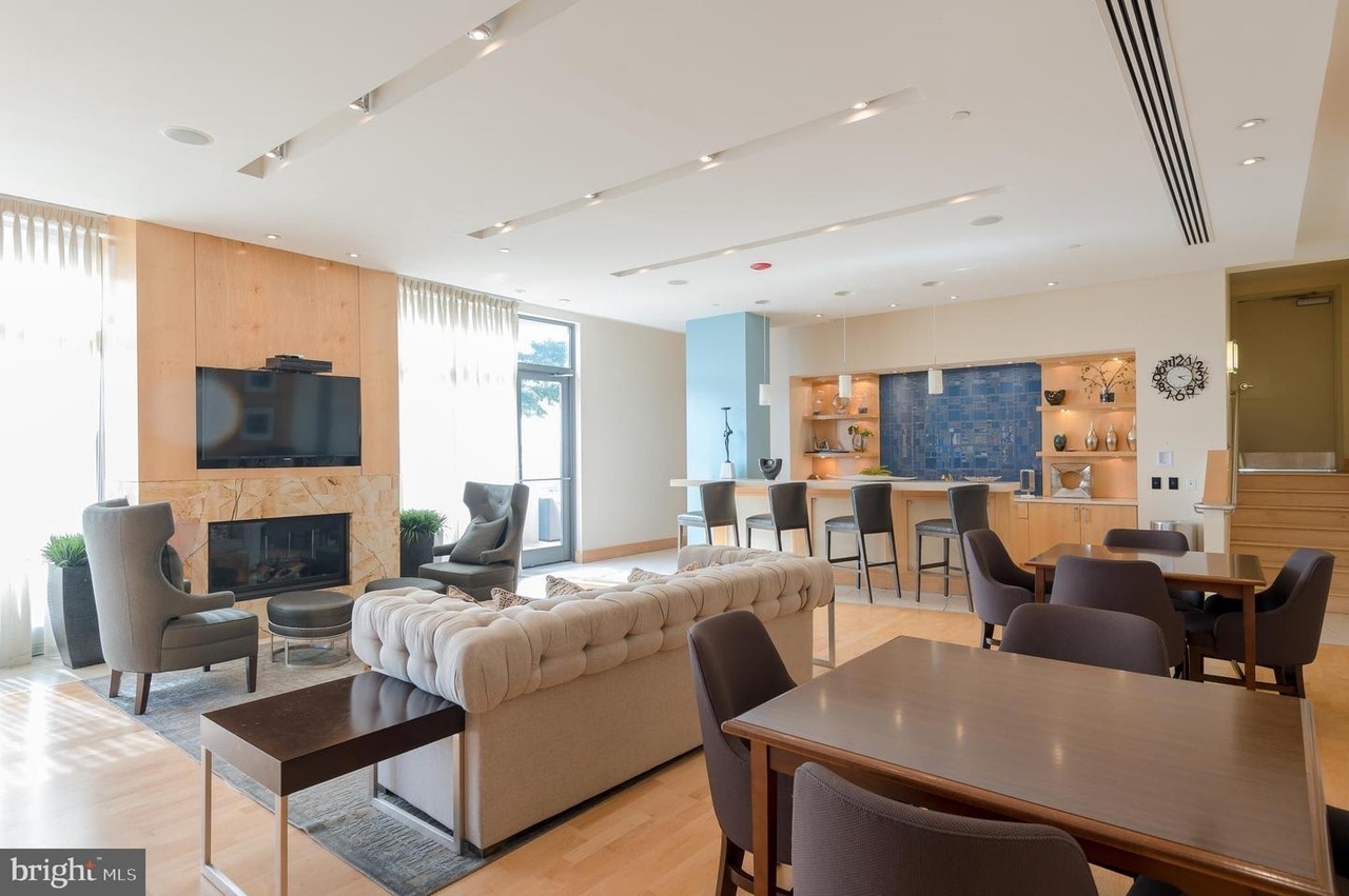 Building Photo - 475 K St NW