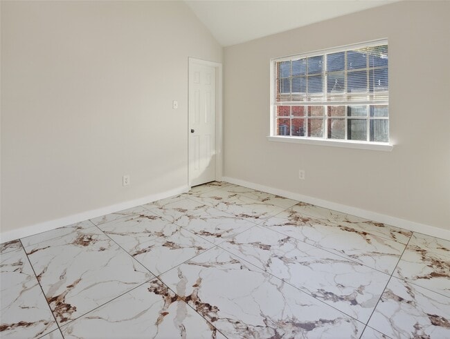 Building Photo - 4418 W Thunderwood Cir