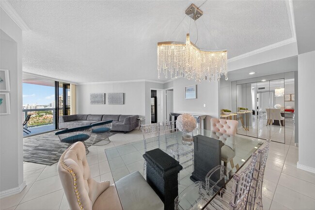 Building Photo - 20185 E Country Club Dr