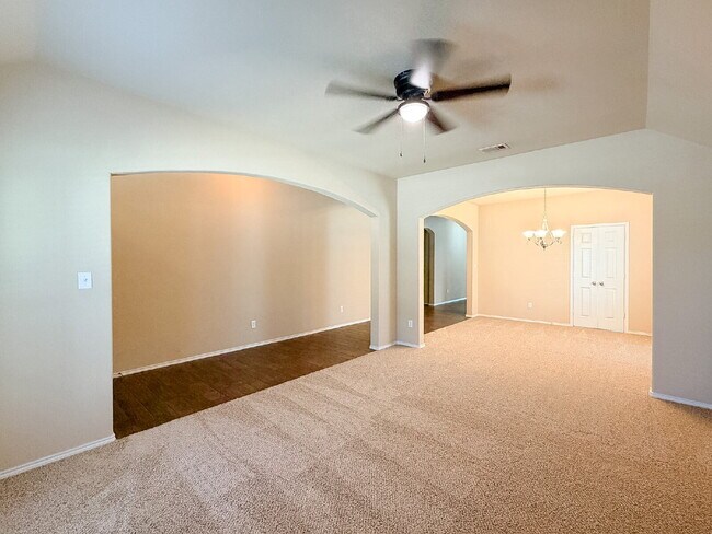 Building Photo - 3 bed, 2 Bath Home in North Fort Worth