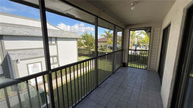 Building Photo - 468 NE 206th Ln