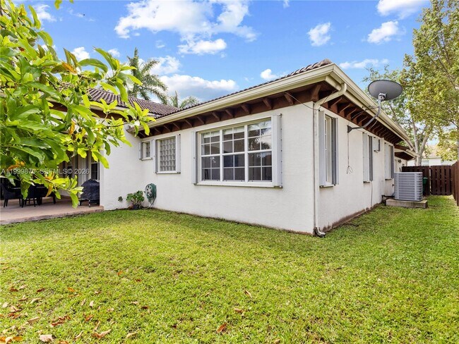 Building Photo - 11339 NW 71st St