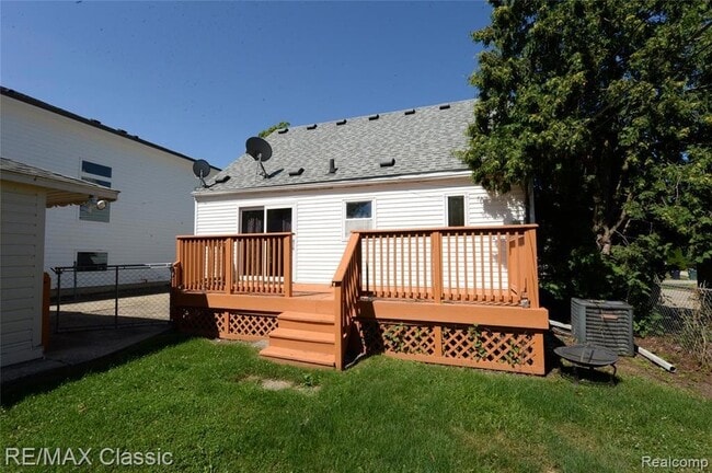Building Photo - 3534 Woodland Ave