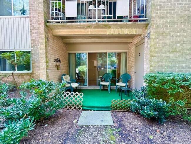 Building Photo - Cozy Oasis in Rockville!