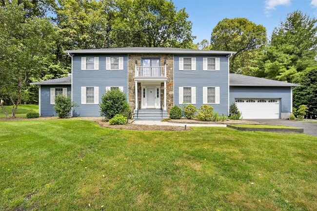 Primary Photo - 92 Brook Hollow Dr