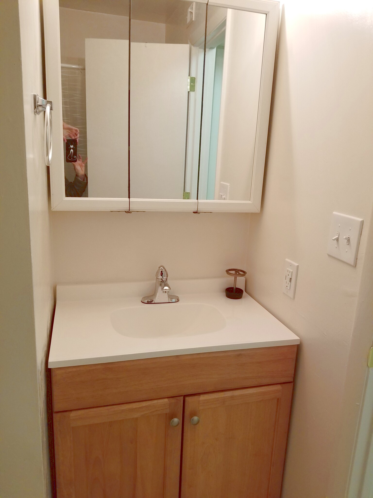 Bathroom - 2840 Colonial Ave SW