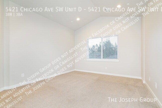 Building Photo - 5421 Chicago Ave SW