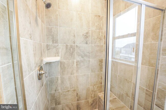 Building Photo - 2056 Alder Ln