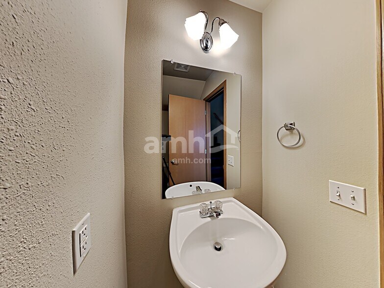 Building Photo - 13023 158th Street Ct E