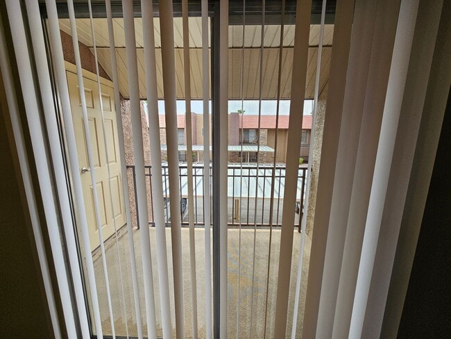 Building Photo - 2 Bedroom Condo located at Bella Vita!!