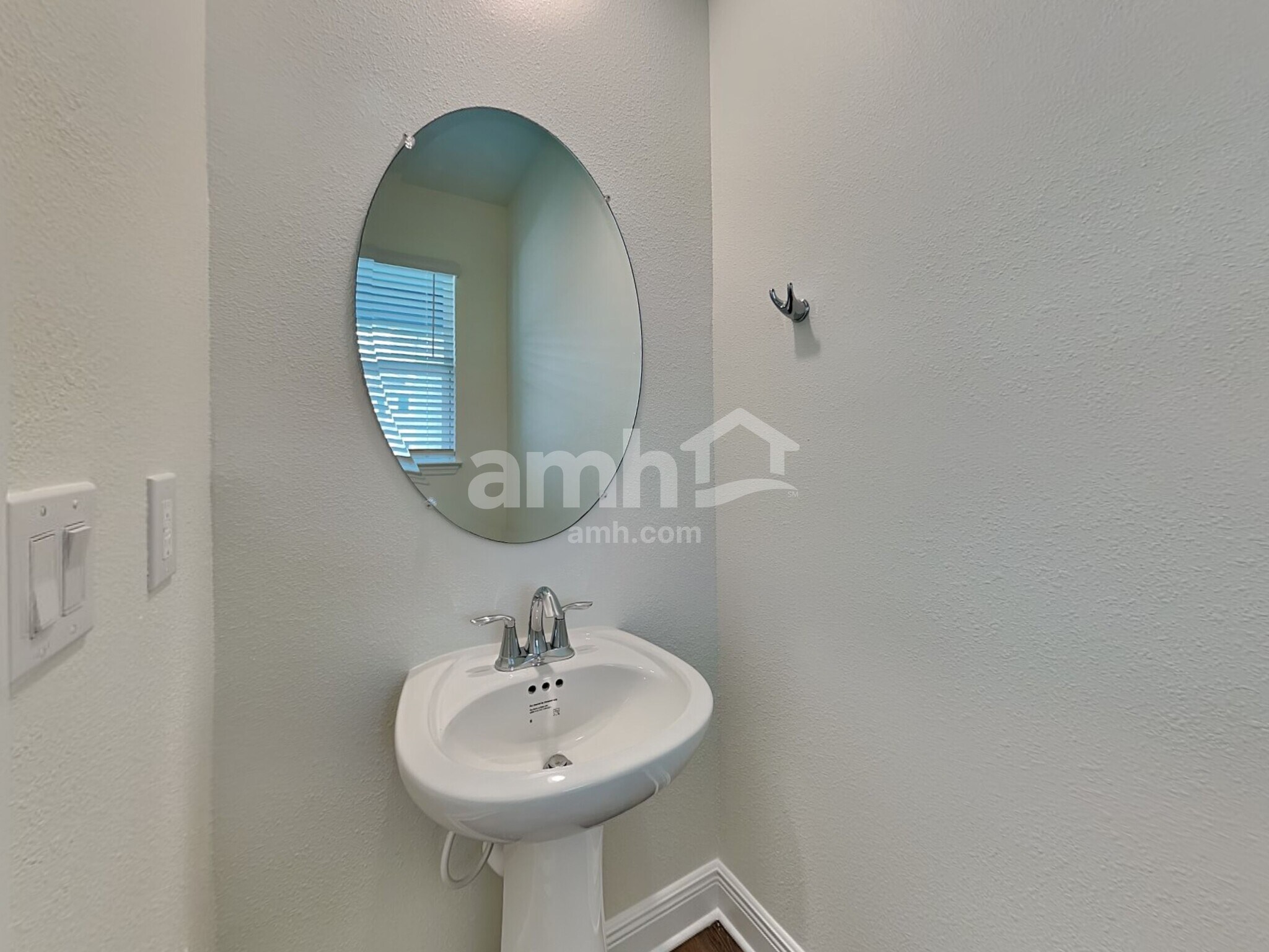 Building Photo - 27121 St Andrews Ave