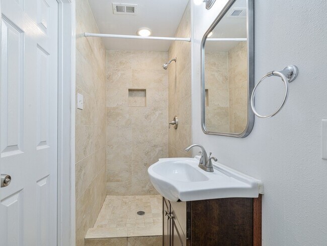 Building Photo - 12660 Briar Patch Dr