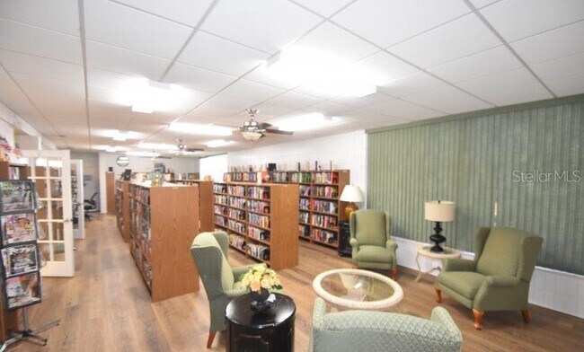 Building Photo - 706 Locarno Dr