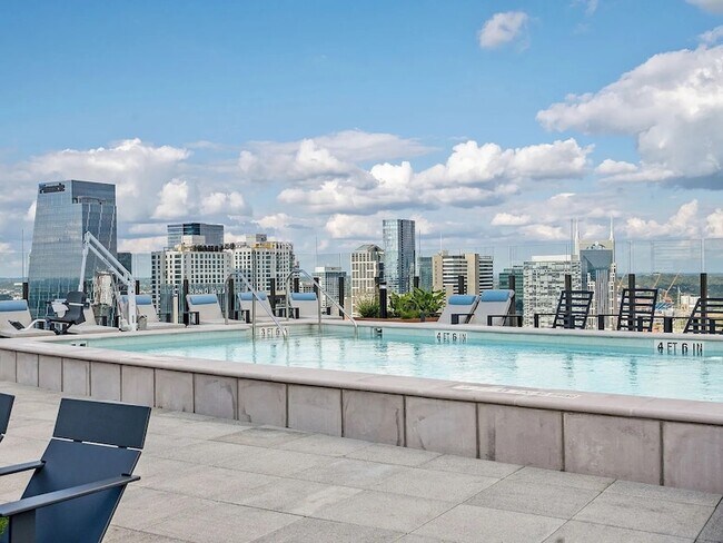 Building Photo - 1212 Demonbreun St