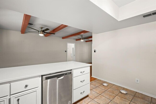 Building Photo - 5103 Orleans Ct