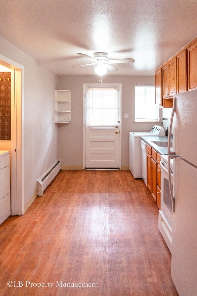 Building Photo - 2396 S Linden Ct
