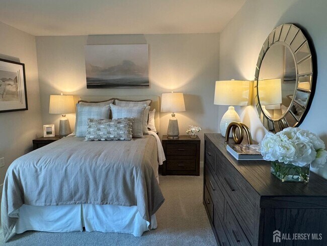 Building Photo - 2 Drake Ct