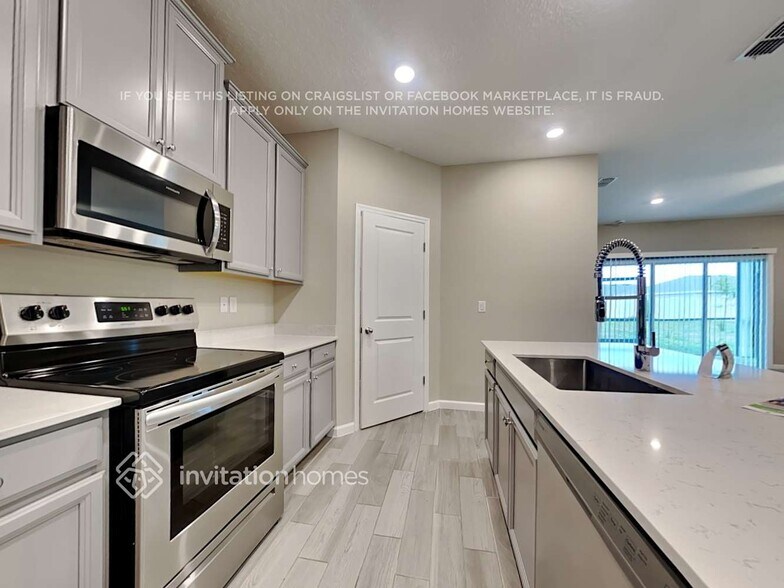 Building Photo - 10003 Lemon Grass Ln