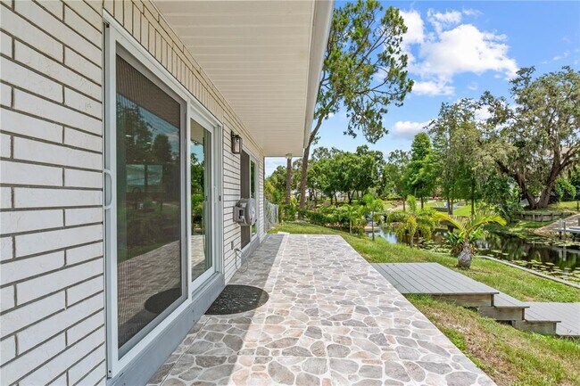 Building Photo - 17511 Canal Shores Dr