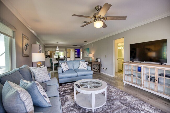 Building Photo - Seasonal Short-Term Villa at Augusta Villas in Plantation!