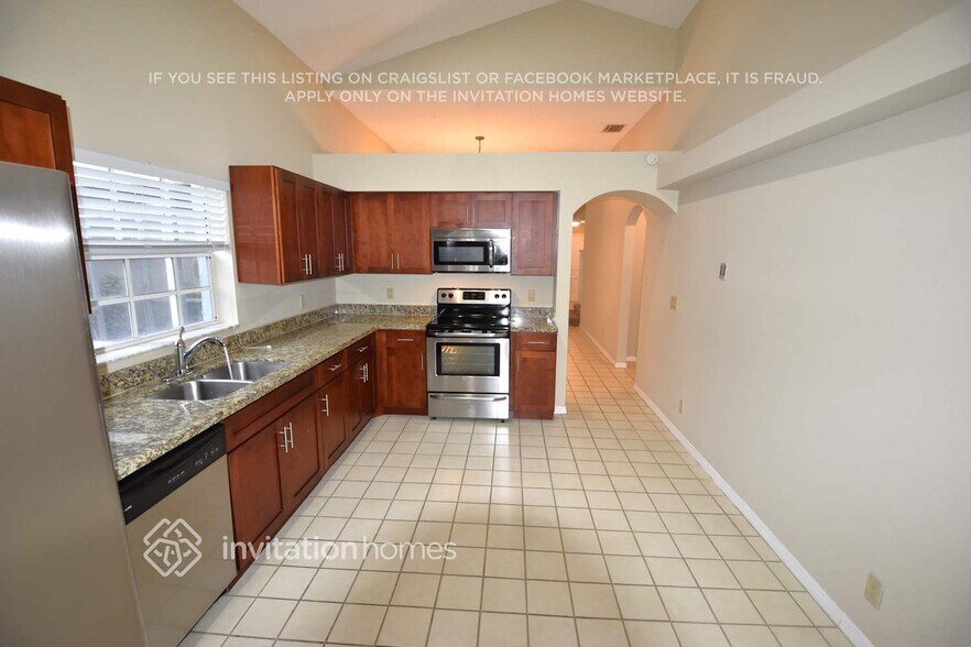 Building Photo - 10 Blenheim Ct