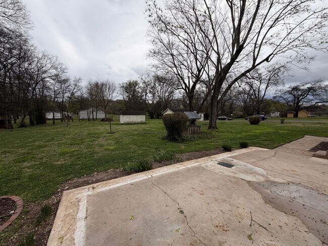 Building Photo - Charming 3 Bed 1 Bath Home in Murfreesboro