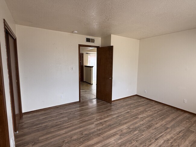 Building Photo - 13515 Mccall Ct NE
