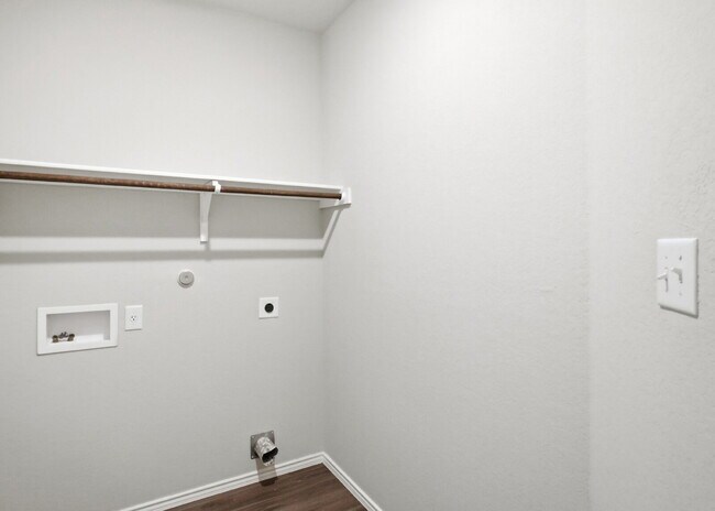 Building Photo - Spacious 4 Bedroom Home with Game Room and Flex Space!