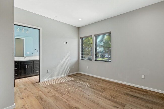 Building Photo - 15521 Patronella Ave