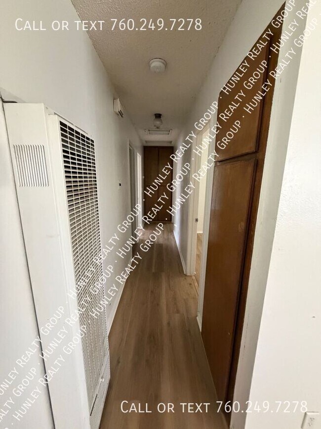 Building Photo - 15975 Calandria Way